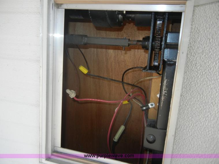 image for item 2396 1995 Wilderness Fleetwood 21' fifth wheel camper