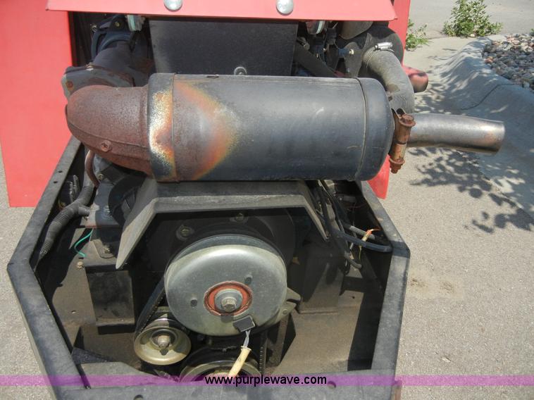 image for item 2397 2001 Snapper Z Rider 915 zero turn riding mower