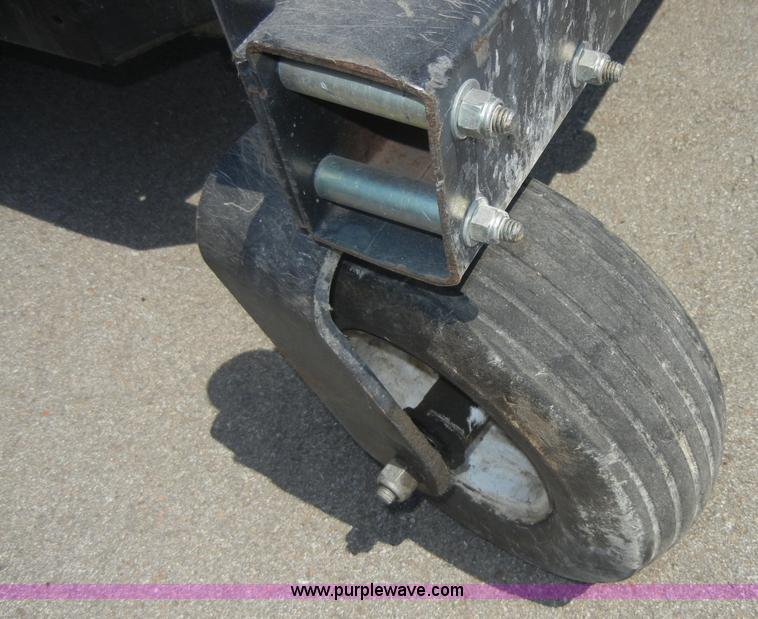 image for item 2397 2001 Snapper Z Rider 915 zero turn riding mower