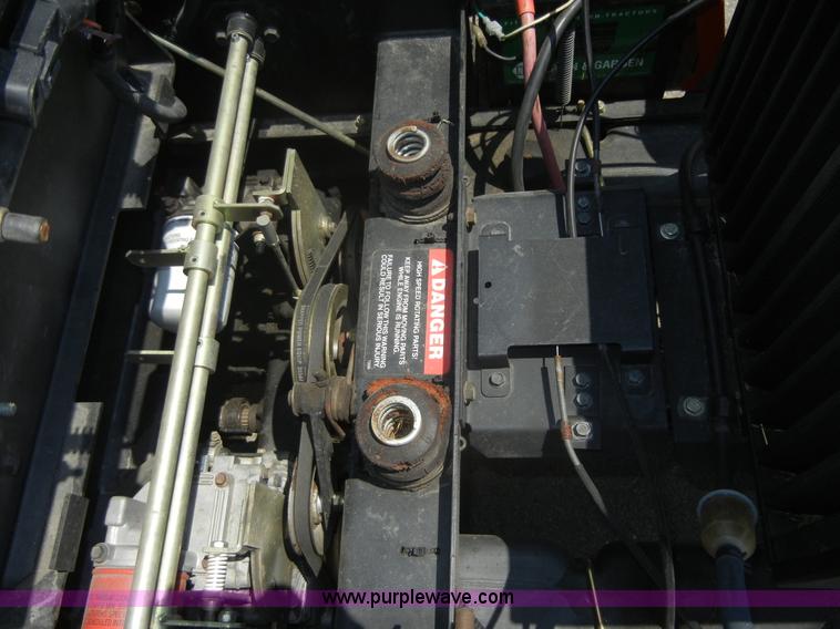 image for item 2397 2001 Snapper Z Rider 915 zero turn riding mower