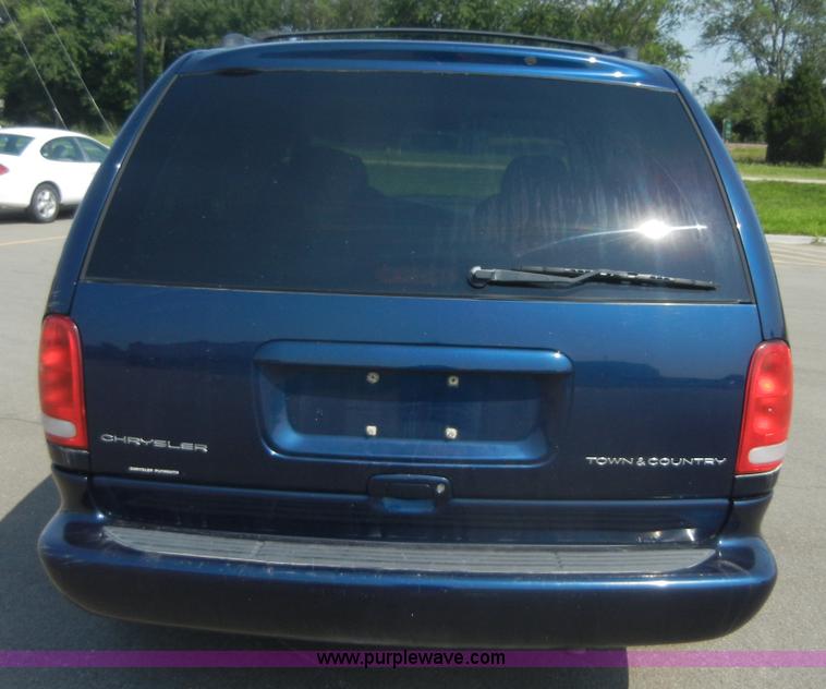 image for item 2401 2000 Chrysler Town & Country LX mini van