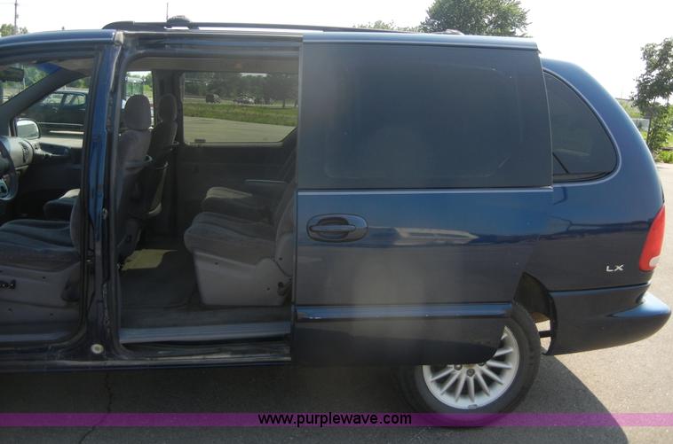 image for item 2401 2000 Chrysler Town & Country LX mini van