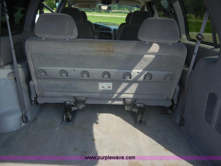 image for item 2401 2000 Chrysler Town & Country LX mini van