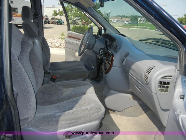 image for item 2401 2000 Chrysler Town & Country LX mini van