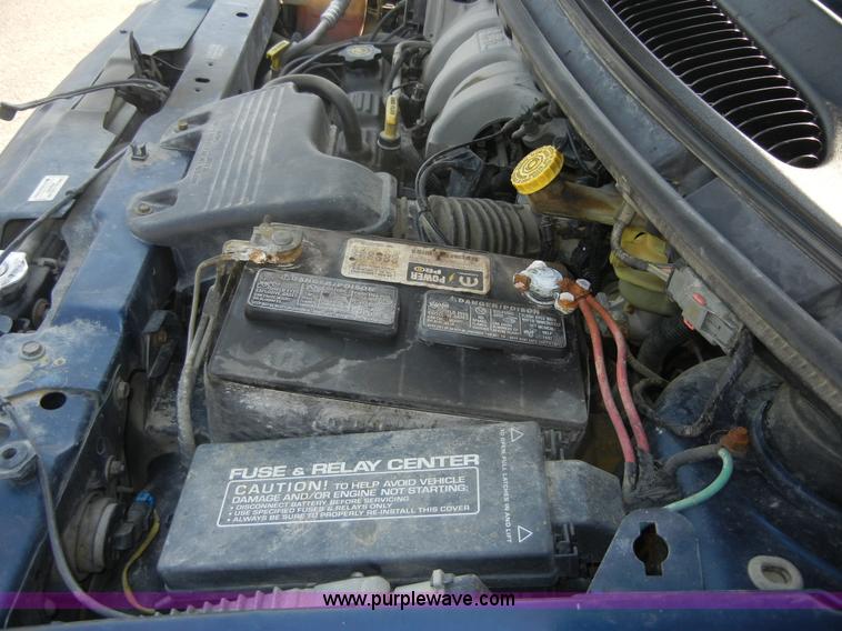 image for item 2401 2000 Chrysler Town & Country LX mini van