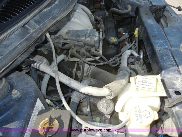 image for item 2401 2000 Chrysler Town & Country LX mini van