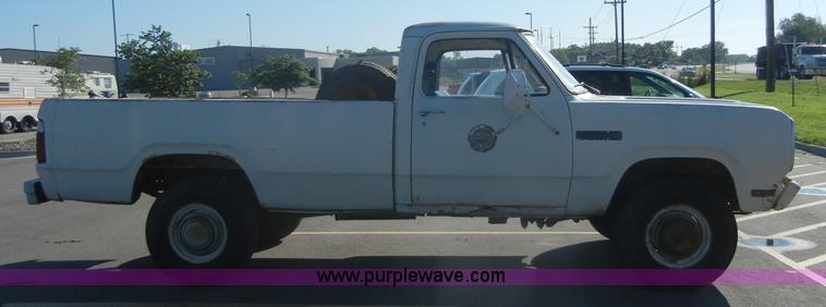 image for item 2413 1977 Dodge Power Wagon 200 pickup truck