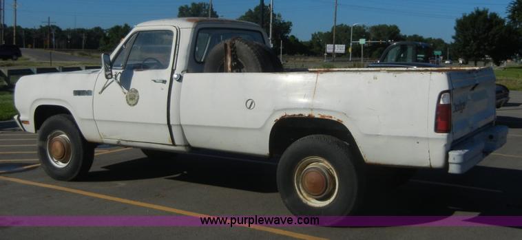 image for item 2413 1977 Dodge Power Wagon 200 pickup truck