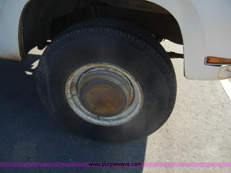 image for item 2413 1977 Dodge Power Wagon 200 pickup truck