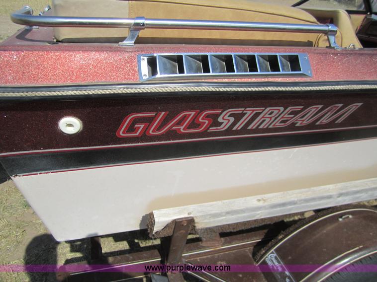 image for item 3420 1985 Glasstream 152 Tempes 15' boat with trailer