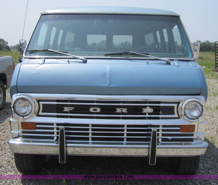 image for item 3794 1974 Ford Chateau E200 club wagon van