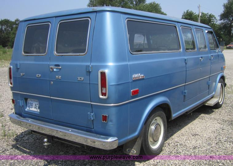 image for item 3794 1974 Ford Chateau E200 club wagon van
