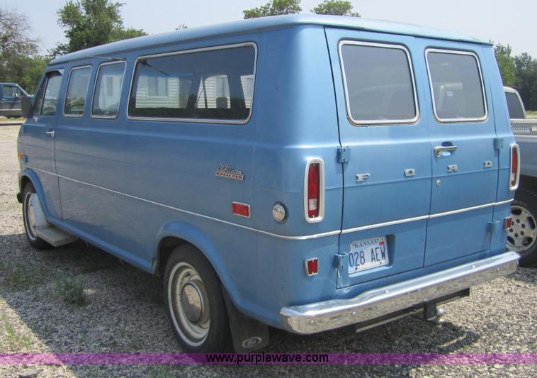 image for item 3794 1974 Ford Chateau E200 club wagon van