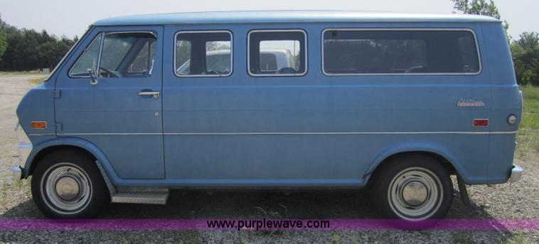 image for item 3794 1974 Ford Chateau E200 club wagon van