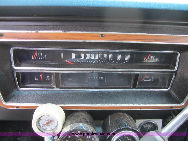 image for item 3794 1974 Ford Chateau E200 club wagon van