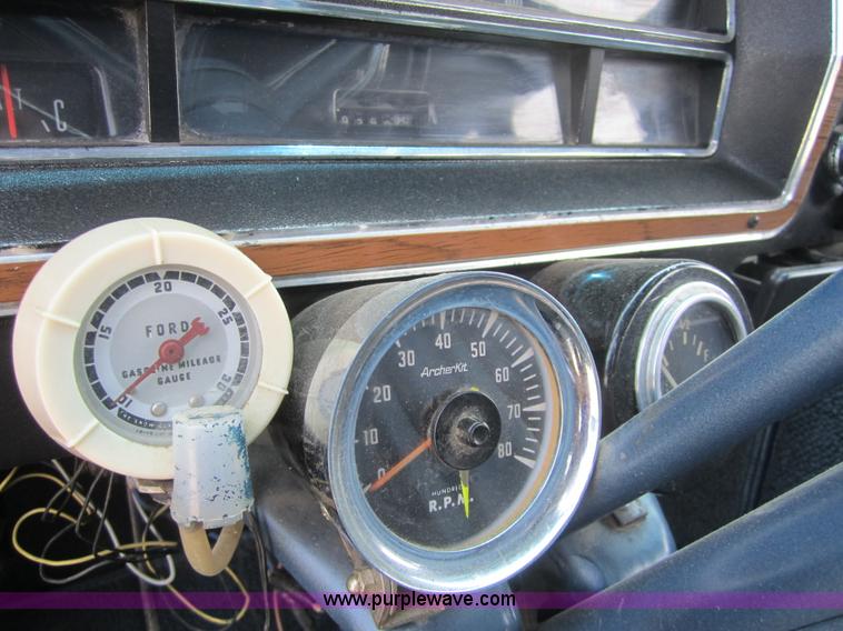 image for item 3794 1974 Ford Chateau E200 club wagon van