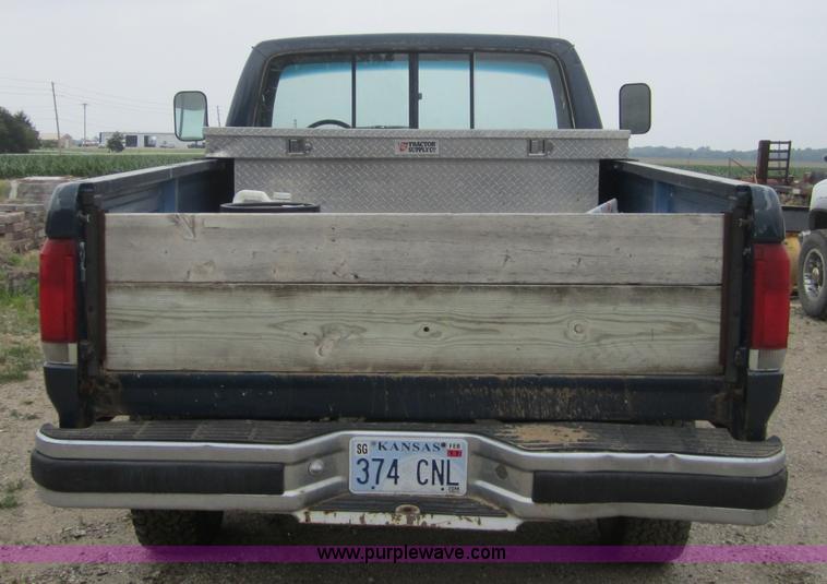 image for item 3797 1989 Ford F250 pickup truck