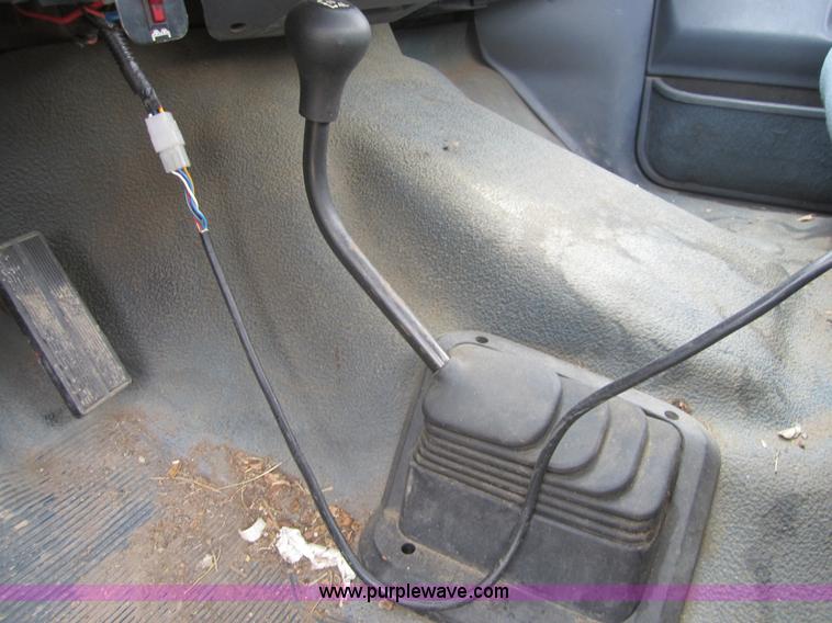 image for item 3797 1989 Ford F250 pickup truck