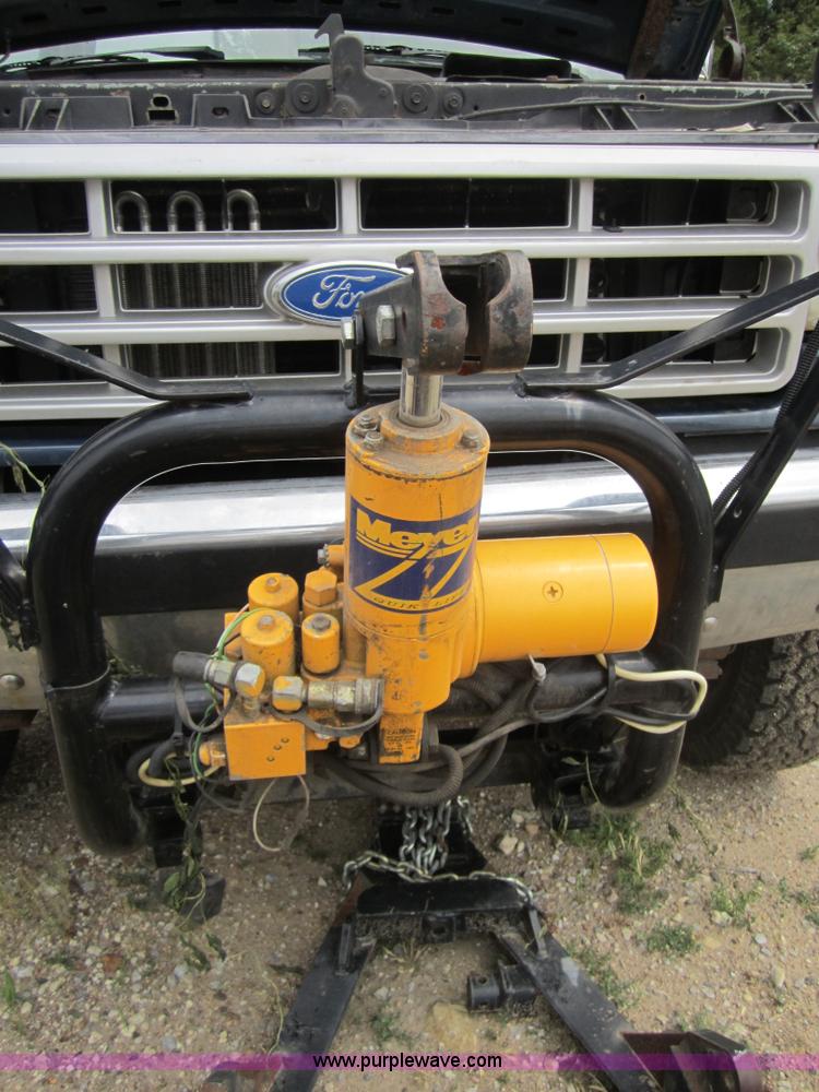 image for item 3797 1989 Ford F250 pickup truck