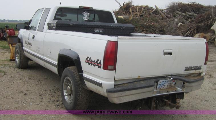 image for item 3798 1998 Chevrolet 2500 extended cab pickup truck