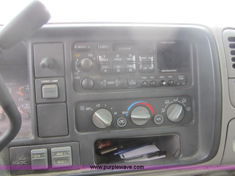 image for item 3798 1998 Chevrolet 2500 extended cab pickup truck