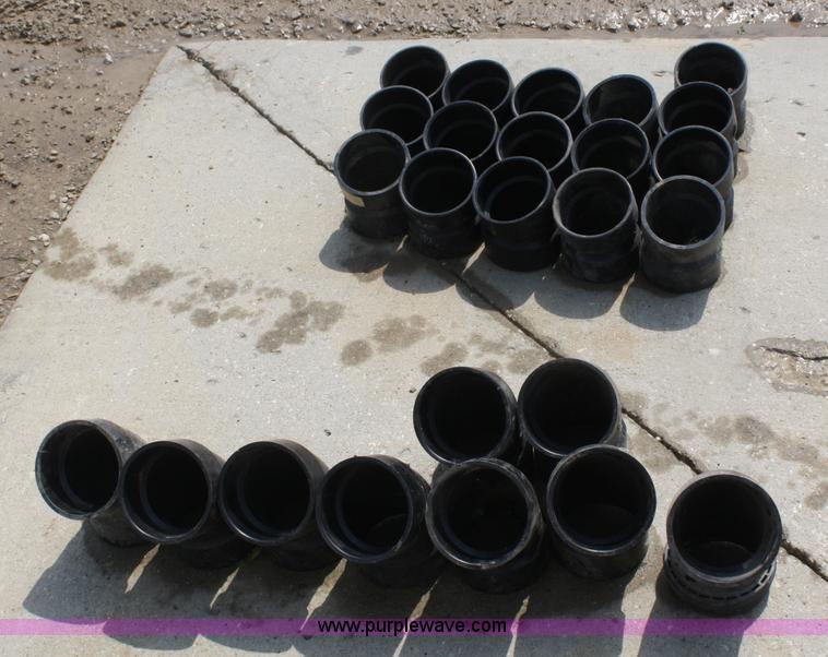 image for item 4739 Assorted fittings