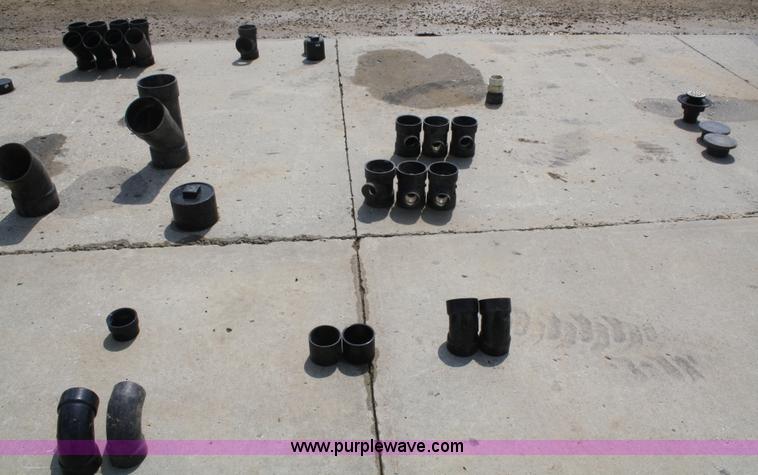 image for item 4739 Assorted fittings