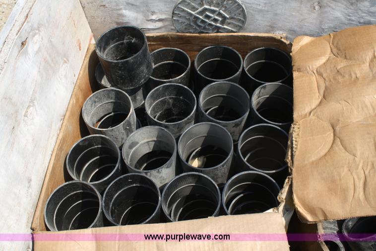 image for item 4739 Assorted fittings