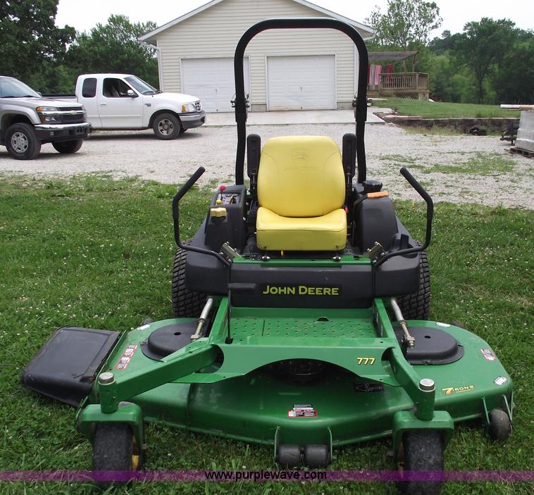image for item 5432 2007 John Deere 777 ZTrak zero turn mower