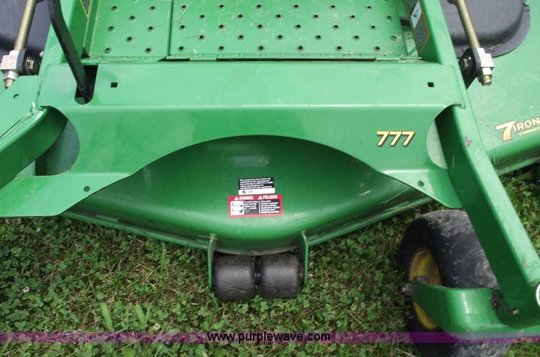 image for item 5432 2007 John Deere 777 ZTrak zero turn mower