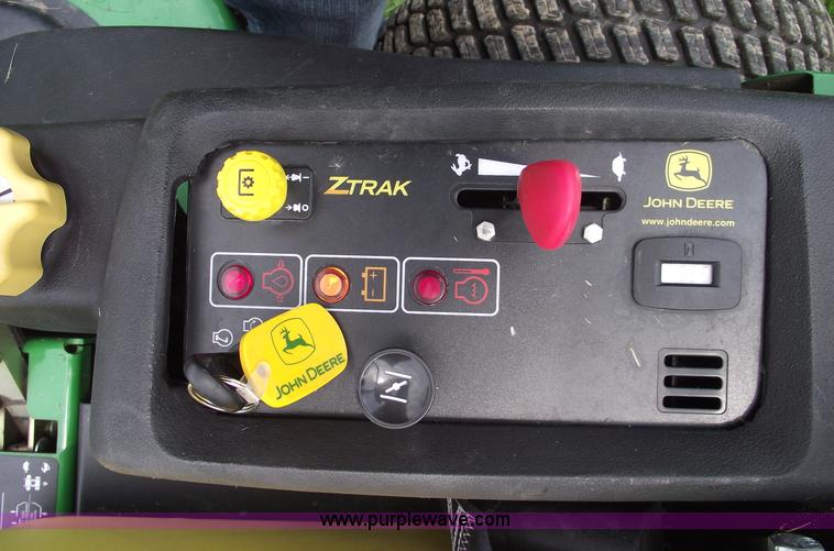 image for item 5432 2007 John Deere 777 ZTrak zero turn mower