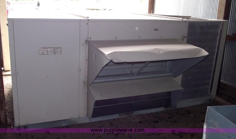 image for item 5569 2000 Lennox commercial heating and AC unit