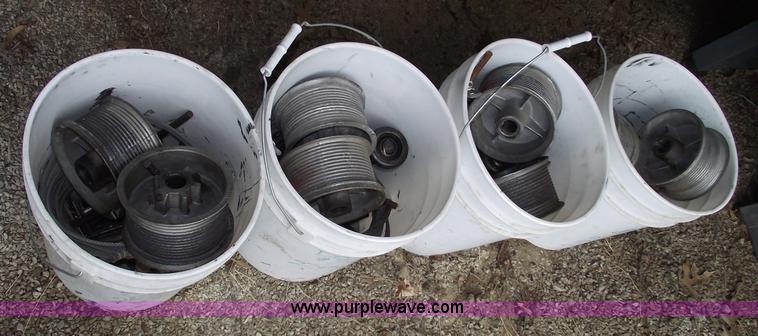 image for item 5570 (4) 14 x 22 aluminum commercial garage doors