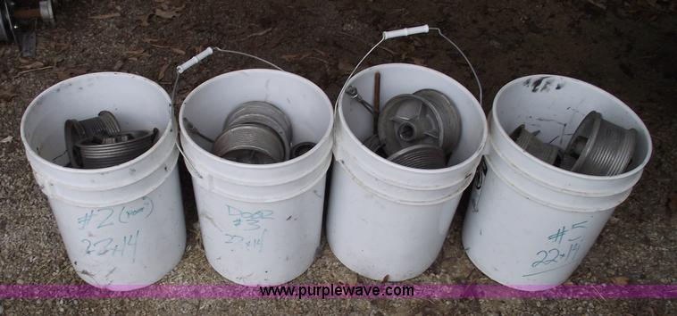 image for item 5570 (4) 14 x 22 aluminum commercial garage doors