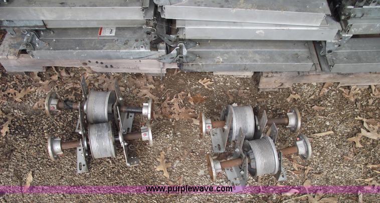 image for item 5570 (4) 14 x 22 aluminum commercial garage doors