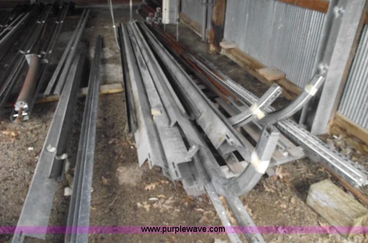 image for item 5570 (4) 14 x 22 aluminum commercial garage doors