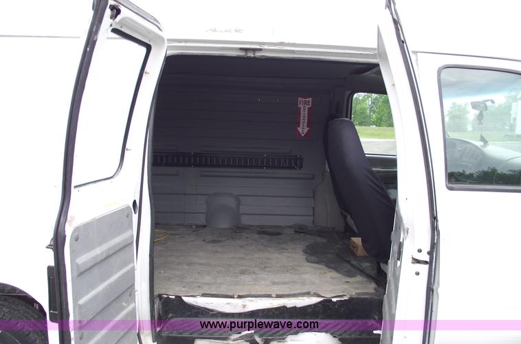 image for item 5577 1997 Ford E250 Econoline cargo van