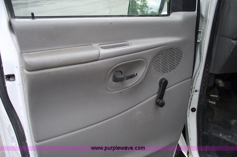 image for item 5577 1997 Ford E250 Econoline cargo van