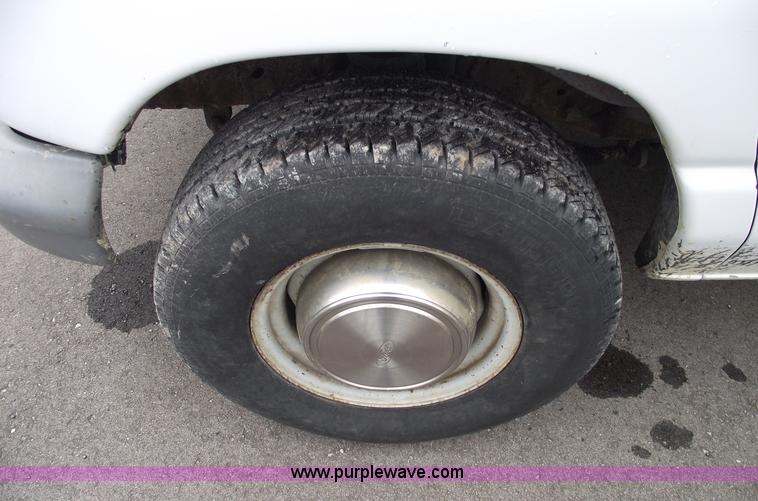 image for item 5579 1998 Ford E350 Econoline Super cargo van