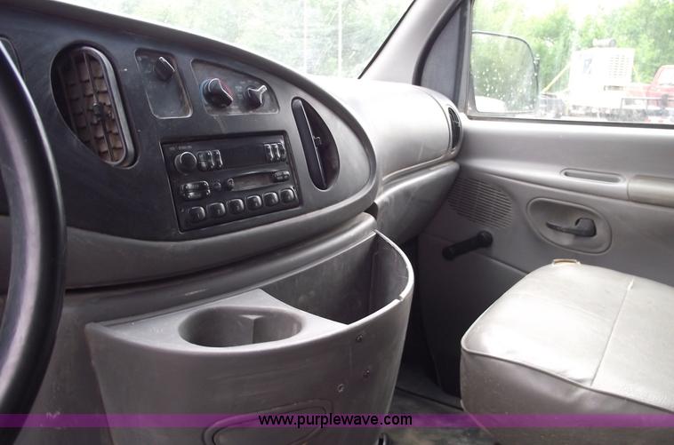 image for item 5579 1998 Ford E350 Econoline Super cargo van