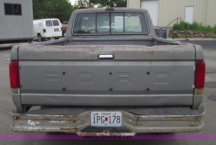 image for item 5580 1988 Ford F150 XLT extended cab pickup truck