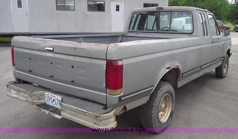 image for item 5580 1988 Ford F150 XLT extended cab pickup truck