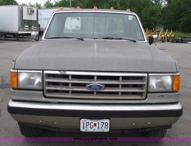 image for item 5580 1988 Ford F150 XLT extended cab pickup truck