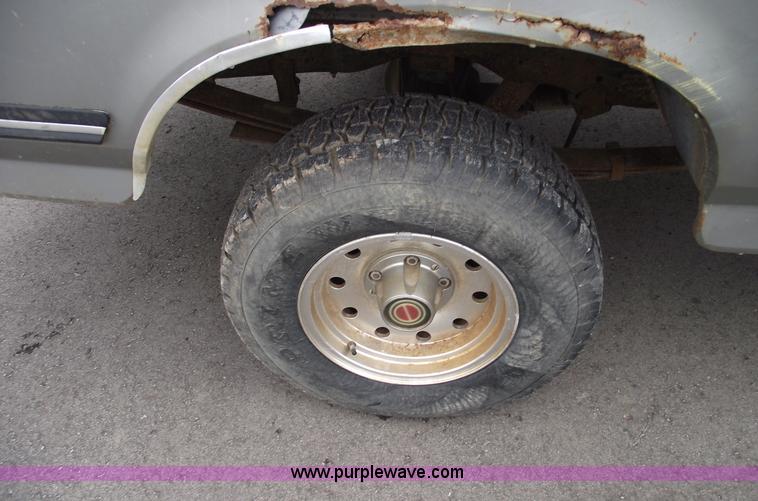 image for item 5580 1988 Ford F150 XLT extended cab pickup truck