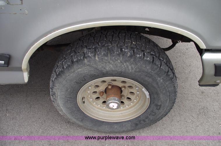 image for item 5580 1988 Ford F150 XLT extended cab pickup truck