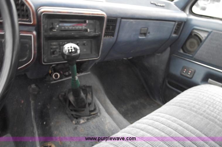 image for item 5580 1988 Ford F150 XLT extended cab pickup truck