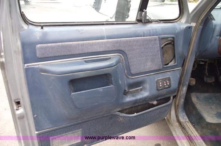 image for item 5580 1988 Ford F150 XLT extended cab pickup truck