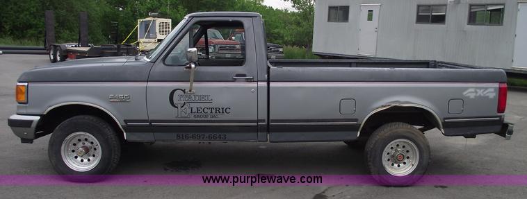 image for item 5581 1991 Ford F150 XLT Lariat pickup truck