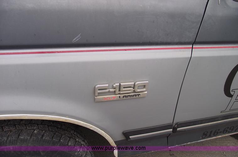 image for item 5581 1991 Ford F150 XLT Lariat pickup truck