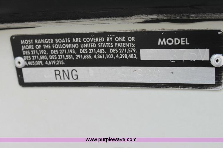 image for item 6104 1989 Ranger 375V 17' bass boat
